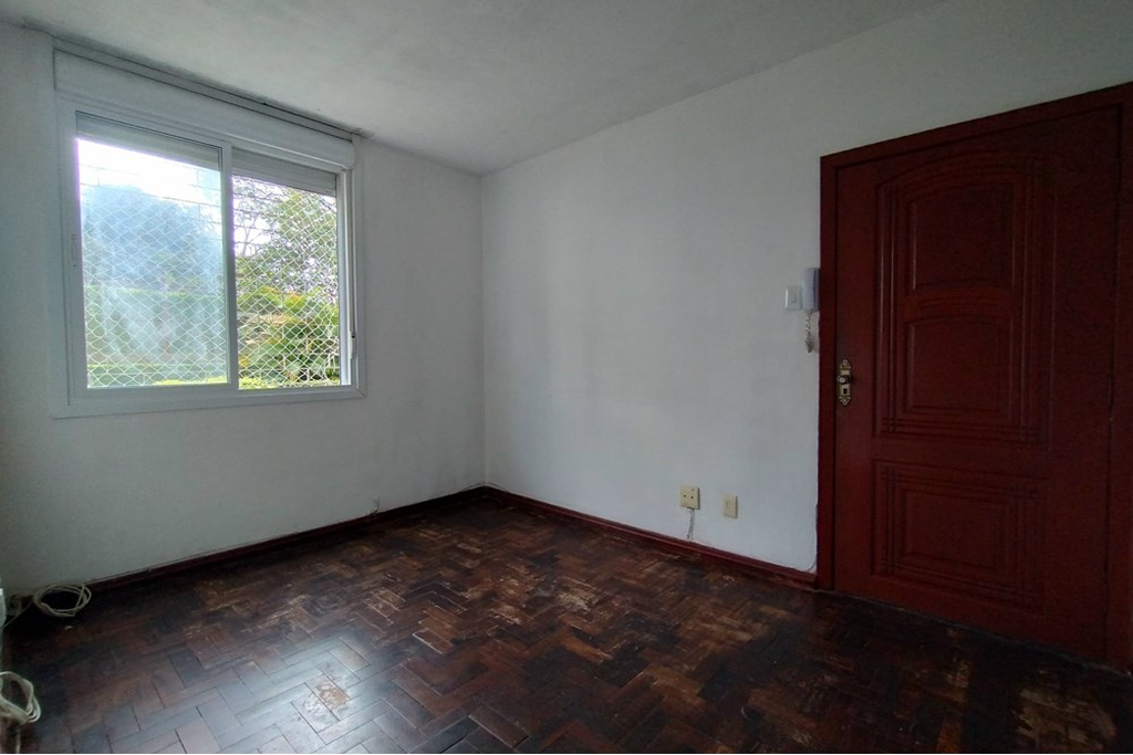 Apartamento com 53m², 2 dormitórios no bairro Santo Antônio em Porto Alegre para Comprar