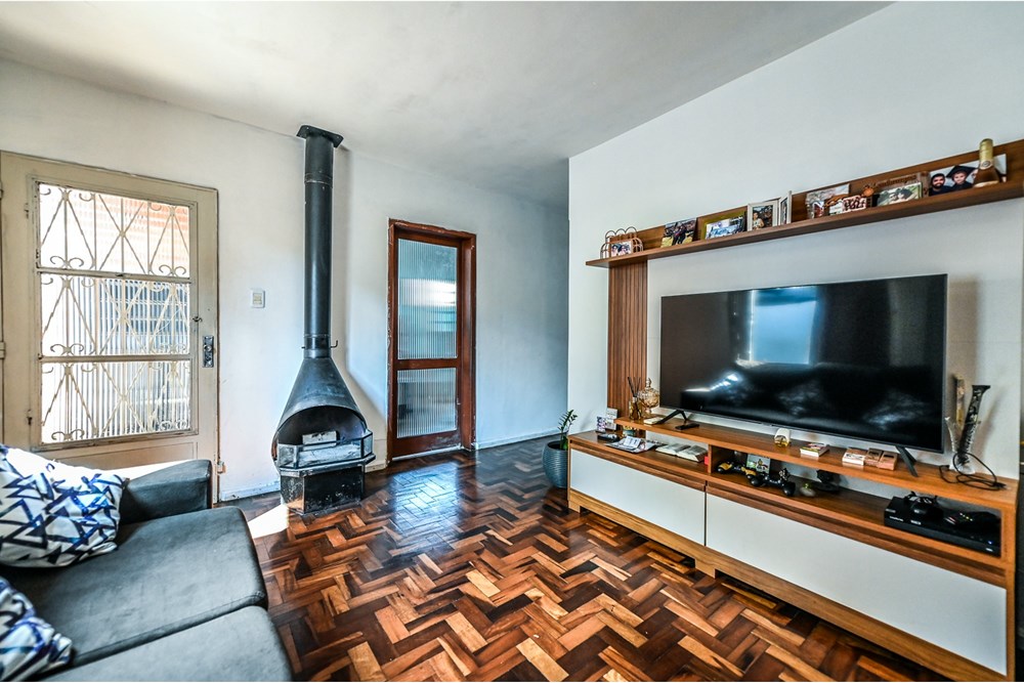 Casa com 129m², 3 dormitórios no bairro Santa Tereza em Porto Alegre para Comprar