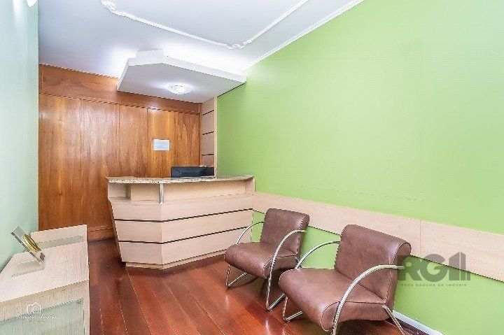 Casa com 278m², 3 dormitórios no bairro Higienópolis em Porto Alegre para Comprar