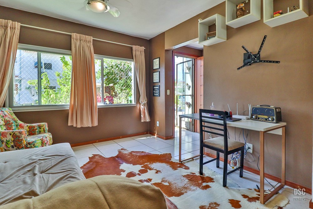 Casa de Condomínio com 85m², 3 dormitórios no bairro Hípica em Porto Alegre para Comprar