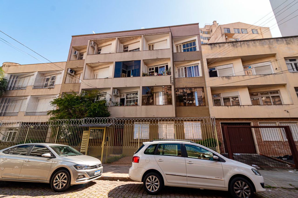 Apartamento com 93m², 3 dormitórios no bairro Santana em Porto Alegre para Comprar