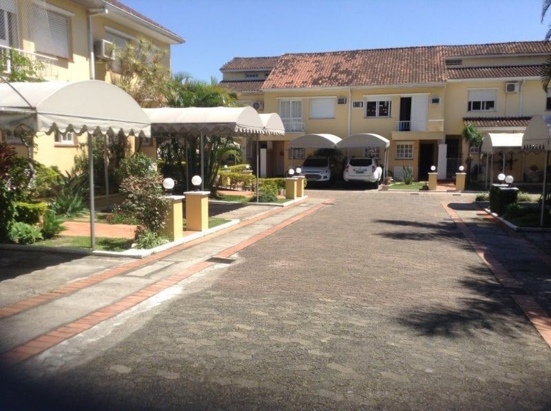 Casa de Condomínio com 210m², 3 dormitórios no bairro Tristeza em Porto Alegre para Comprar