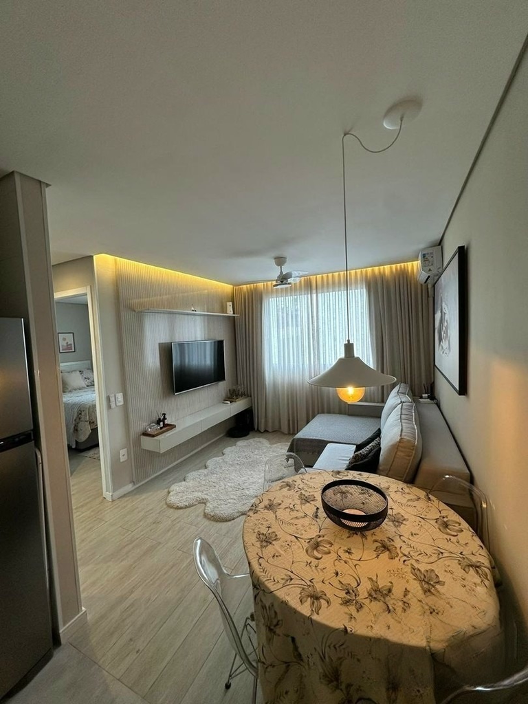 Apartamento com 46m², 2 dormitórios no bairro Mário Quintana em Porto Alegre para Comprar