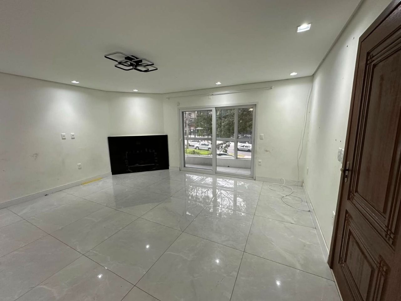 Casa com 350m², 3 dormitórios no bairro Cristal em Porto Alegre para Comprar