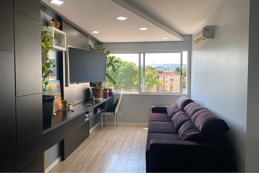 Apartamento com 68m², 3 dormitórios no bairro Vila Ipiranga em Porto Alegre para Comprar