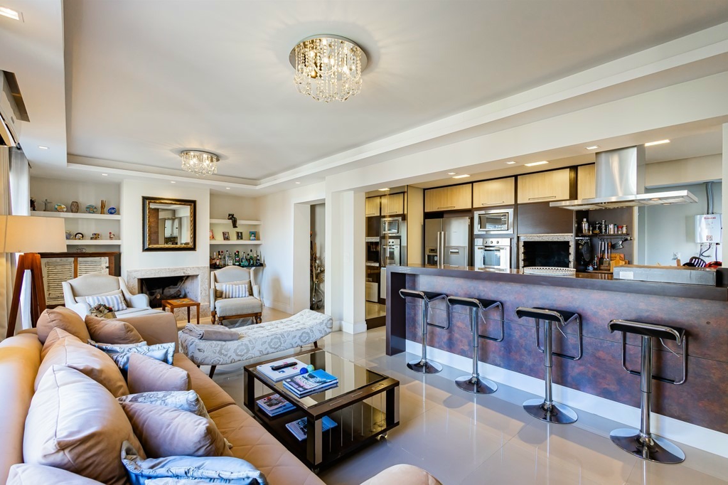 Apartamento com 137m², 3 dormitórios no bairro Petrópolis em Porto Alegre para Comprar