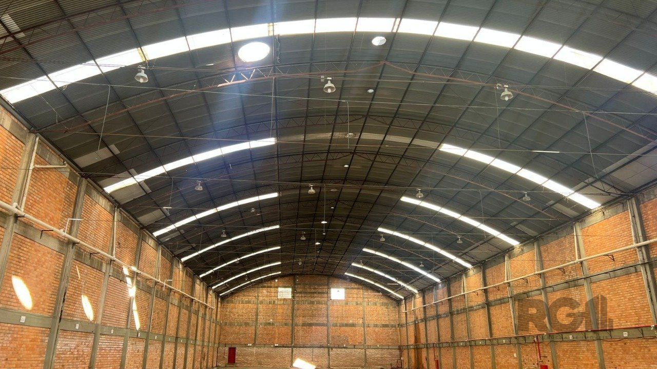 Pavilhão com 2.630m², 1 dormitório no bairro Anchieta em Porto Alegre para Comprar