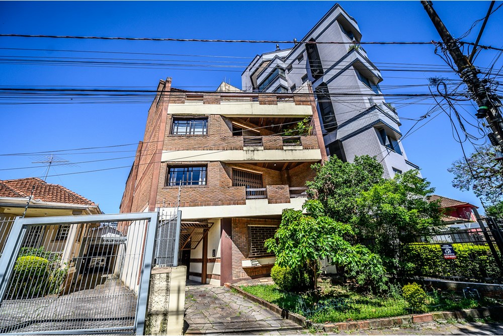 Prédio Residencial com 601m² no bairro São João em Porto Alegre para Comprar