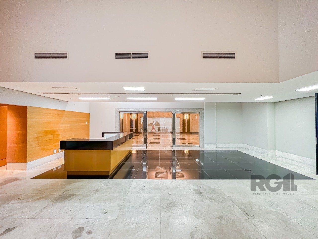 Loja com 600m² no bairro Moinhos de Vento em Porto Alegre para Comprar