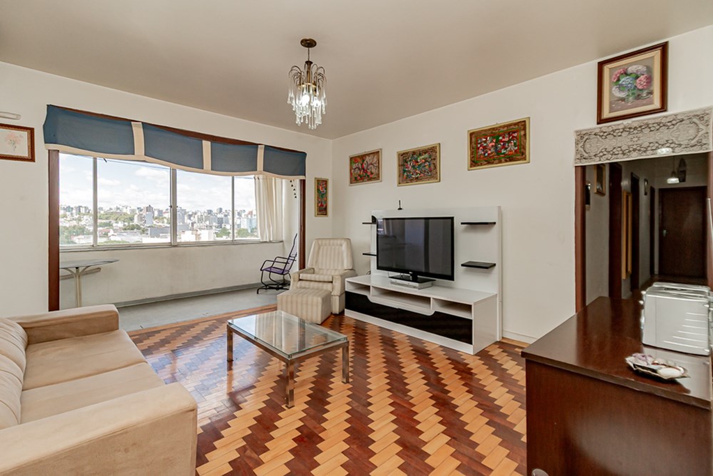 Apartamento com 120m², 3 dormitórios no bairro Floresta em Porto Alegre para Comprar
