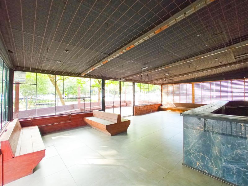 Loja com 99m², 1 dormitório no bairro Rio Branco em Porto Alegre para Comprar