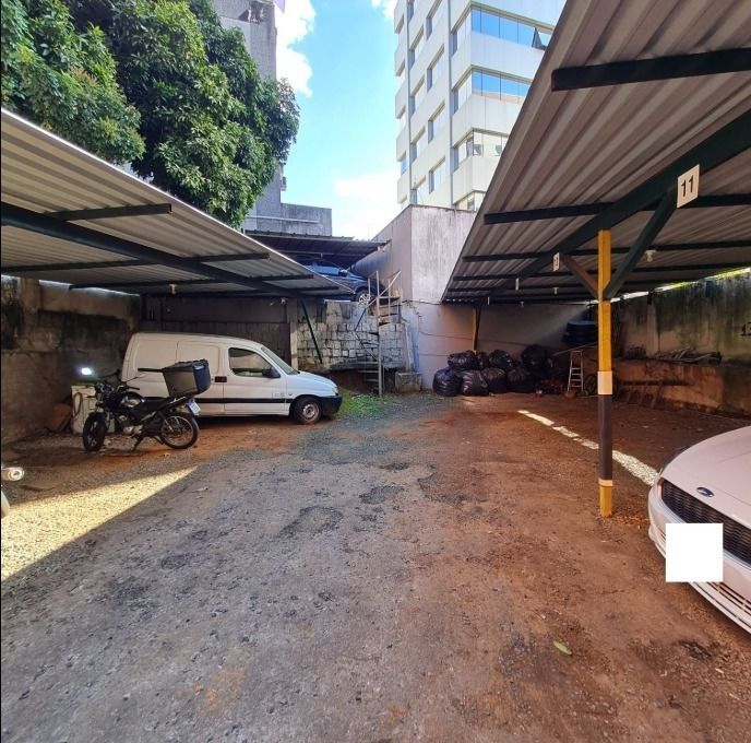 Terreno com 661,50m², localizado no bairro Petrópolis em Porto Alegre/RS.