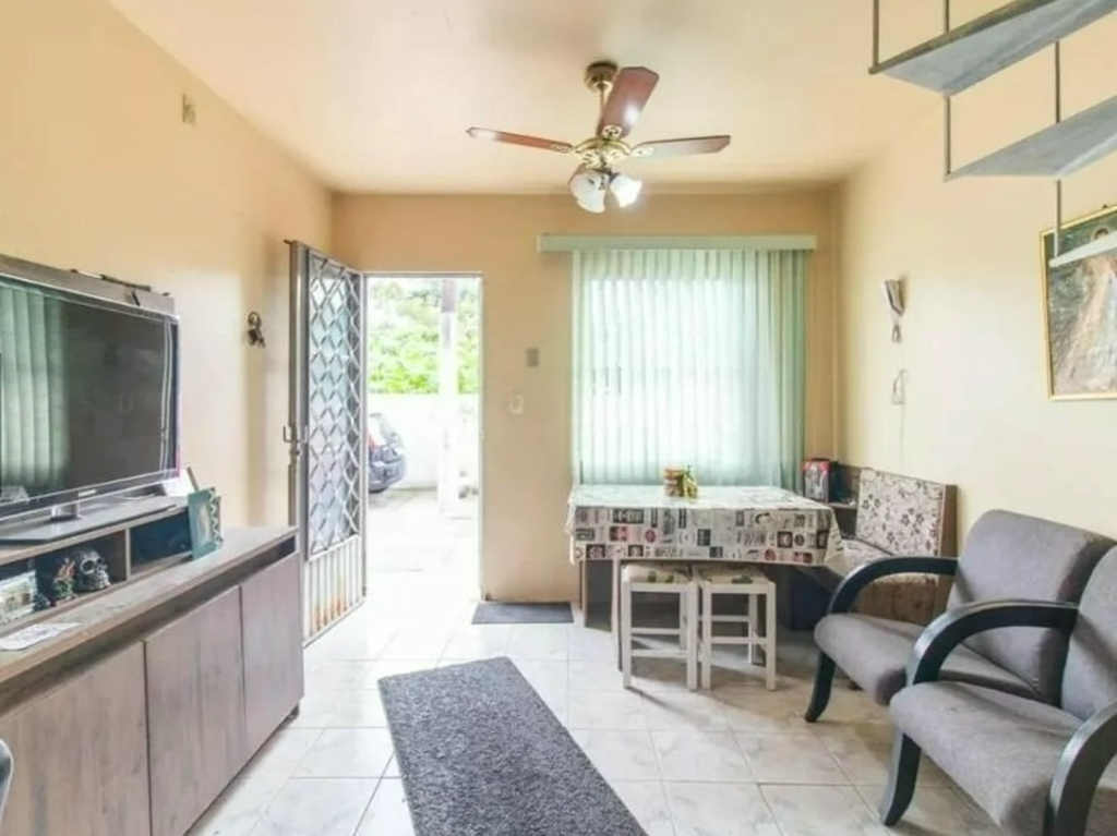 Casa de Condomínio com 50m², 2 dormitórios no bairro Coronel Aparício Borges em Porto Alegre para Comprar