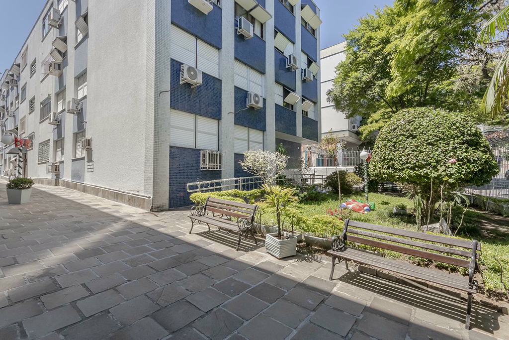 Apartamento com 84m², 4 dormitórios no bairro Tristeza em Porto Alegre para Comprar