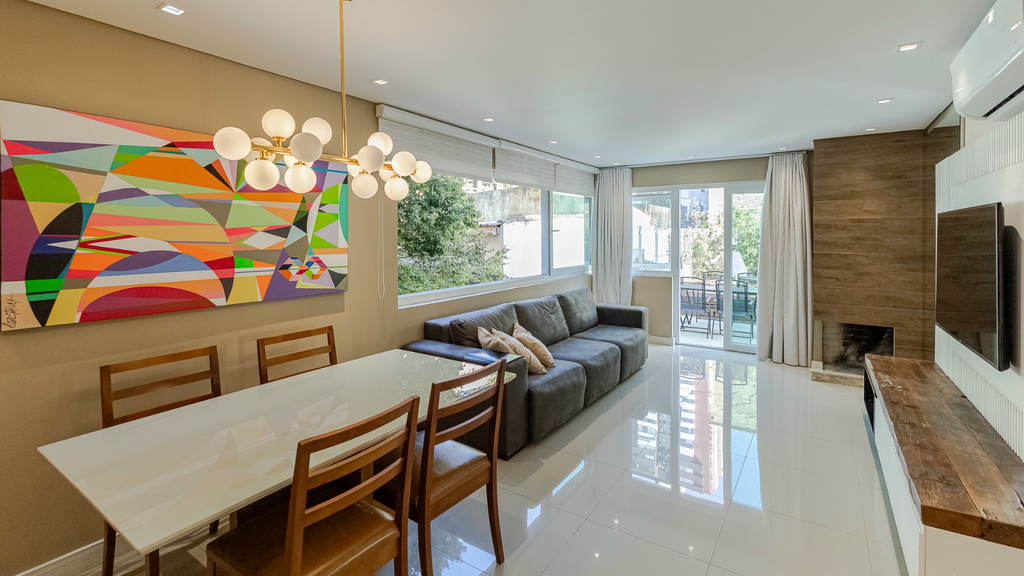 Apartamento com 151m², 2 dormitórios no bairro Chácara das Pedras em Porto Alegre para Comprar