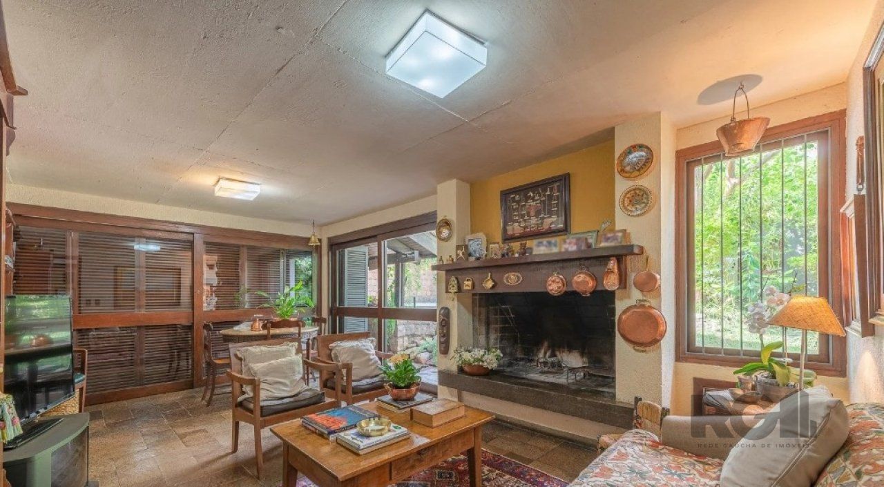 Casa com 285m², 4 dormitórios no bairro Boa Vista em Porto Alegre para Comprar