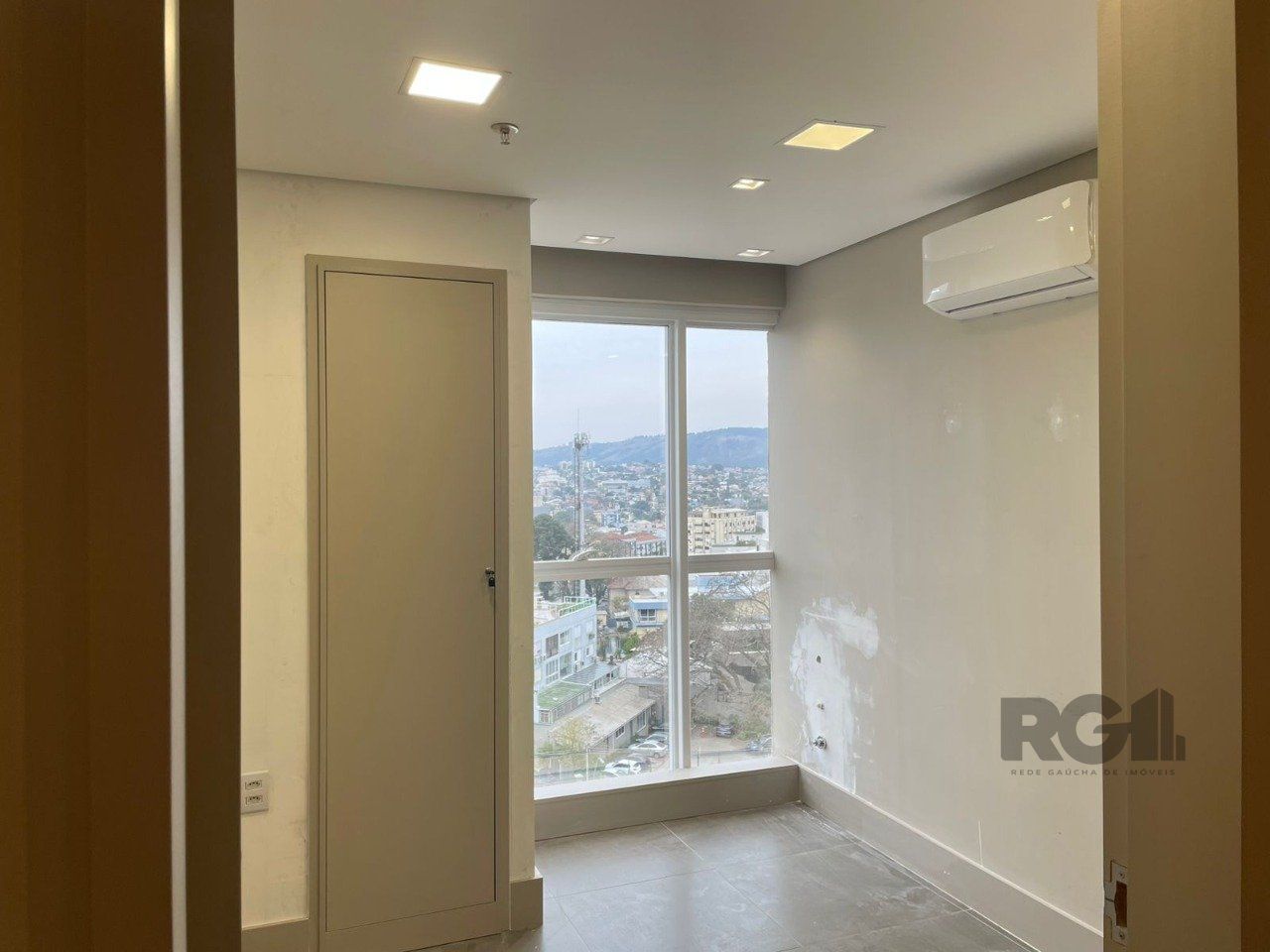 Sala Comercial com 106m², 3 dormitórios no bairro Petrópolis em Porto Alegre para Comprar