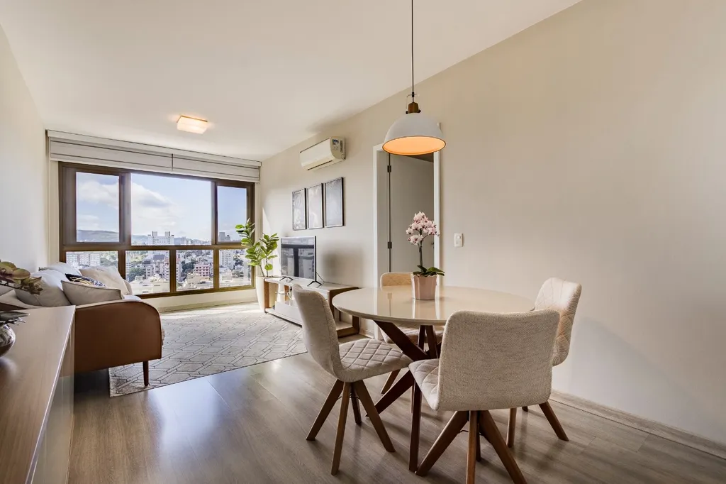 Apartamento com 65m², 2 dormitórios no bairro Petrópolis em Porto Alegre para Comprar