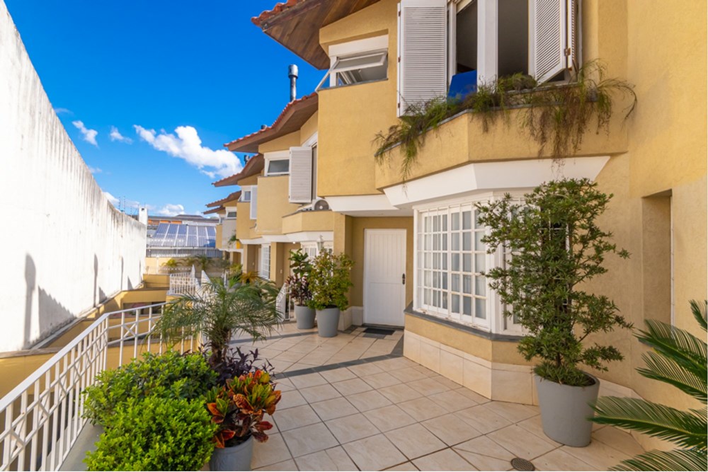 Casa de Condomínio com 245m², 4 dormitórios no bairro Boa Vista em Porto Alegre para Comprar