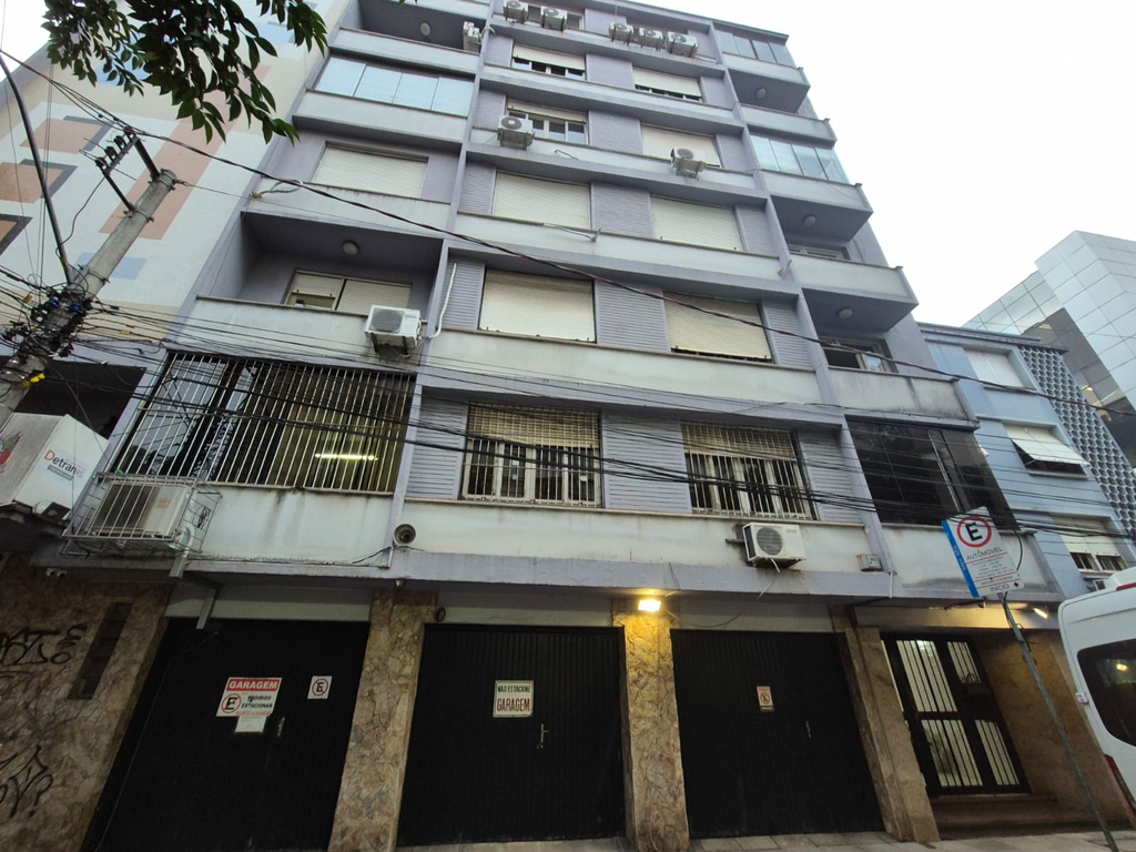 Apartamento com 120m², 3 dormitórios no bairro Santana em Porto Alegre para Comprar