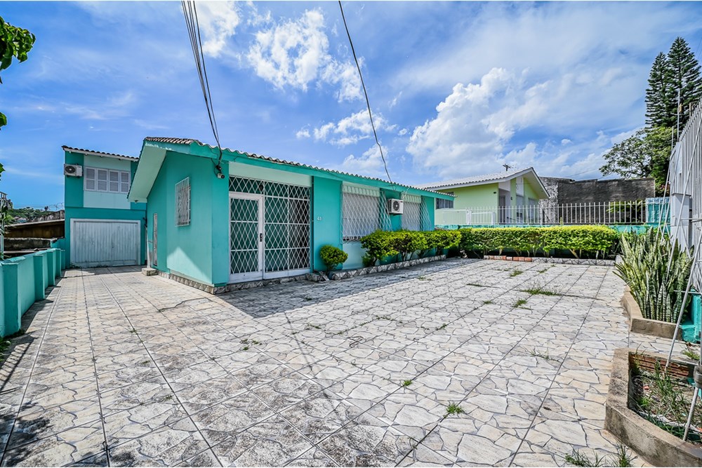 Casa de Condomínio com 198m², 3 dormitórios no bairro Santa Tereza em Porto Alegre para Comprar