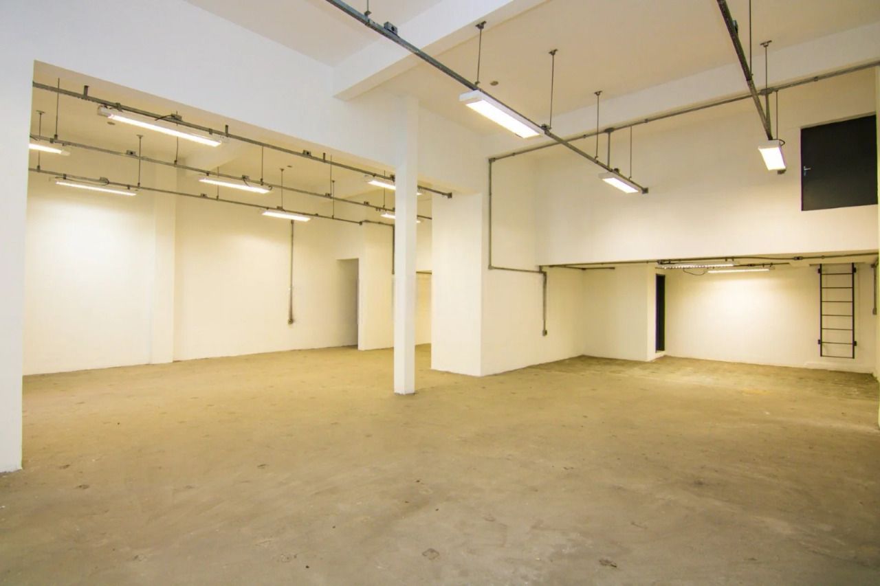 Loja com 467m², localizado no bairro Petrópolis em Porto Alegre/RS.