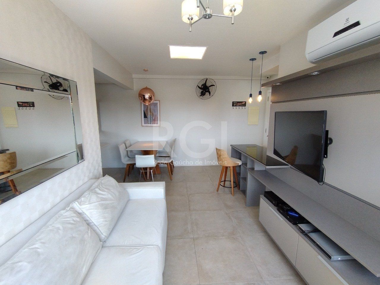 Apartamento com 77m², 3 dormitórios no bairro Partenon em Porto Alegre para Comprar