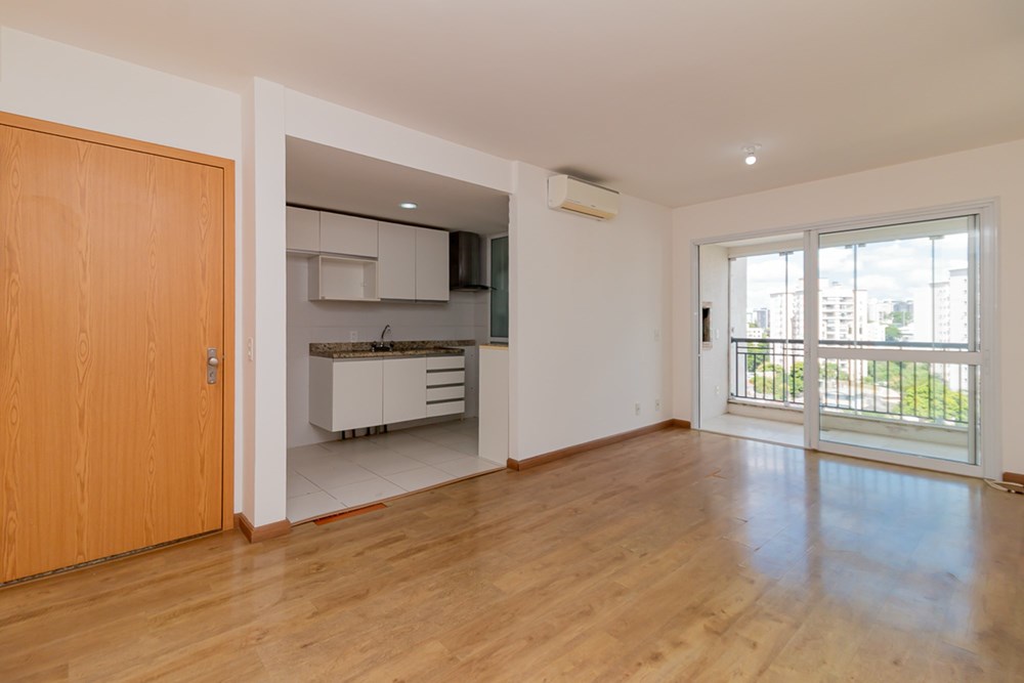 Apartamento com 82m², 3 dormitórios no bairro Passo da Areia em Porto Alegre para Comprar
