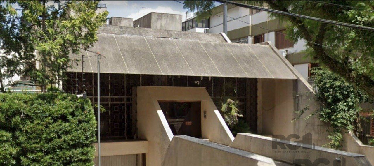Casa com 288m², 4 dormitórios no bairro Auxiliadora em Porto Alegre para Comprar