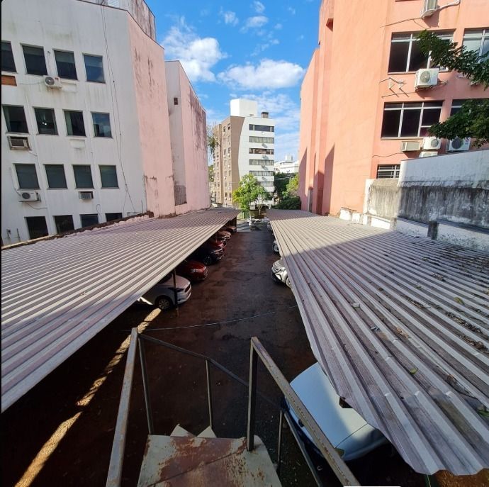 Terreno com 661,50m², localizado no bairro Petrópolis em Porto Alegre/RS.