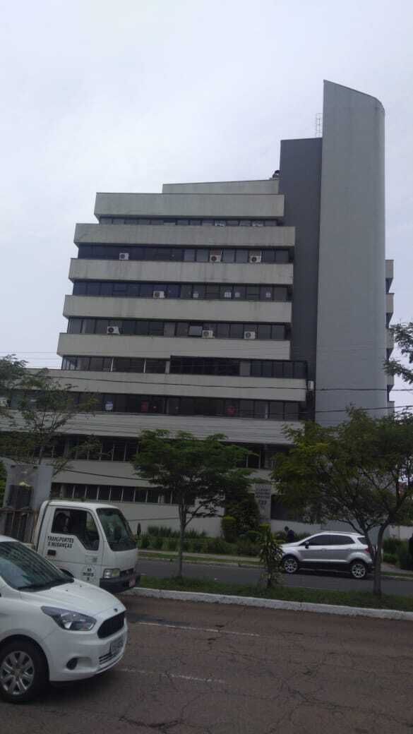 Sala Comercial com 94m² no bairro Santana em Porto Alegre para Comprar