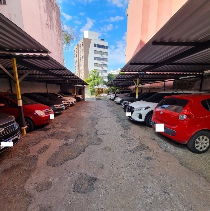 Terreno com 661,50m², localizado no bairro Petrópolis em Porto Alegre/RS.