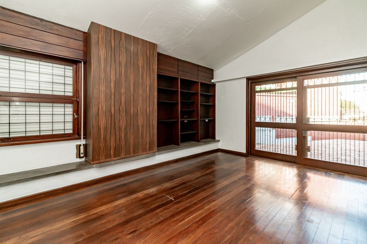 Casa com 500m², 3 dormitórios no bairro Boa Vista em Porto Alegre para Comprar