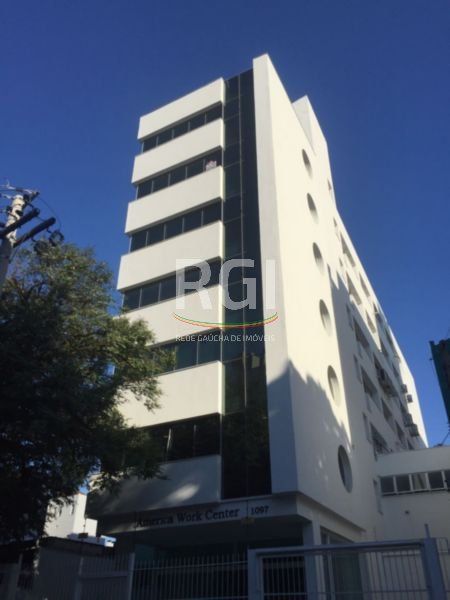 Sala Comercial com 34m², 1 dormitório no bairro Menino Deus em Porto Alegre para Comprar