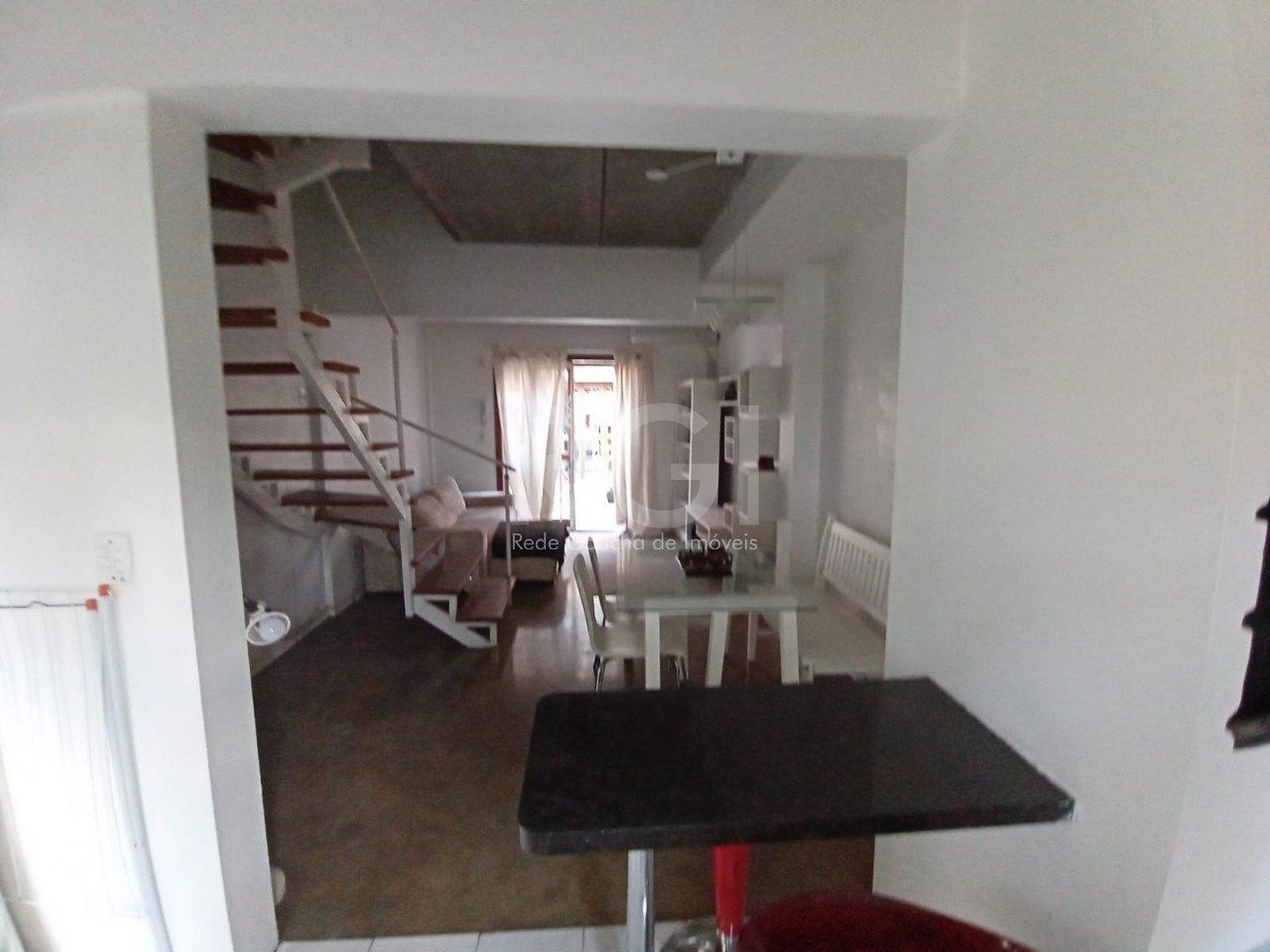 Apartamento com 55m², 2 dormitórios no bairro Jardim do Salso em Porto Alegre para Comprar