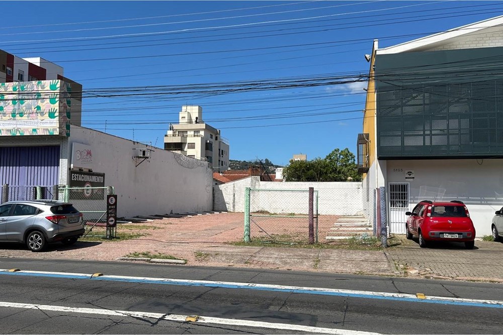 Terreno Comercial com 750m² no bairro Partenon em Porto Alegre para Comprar