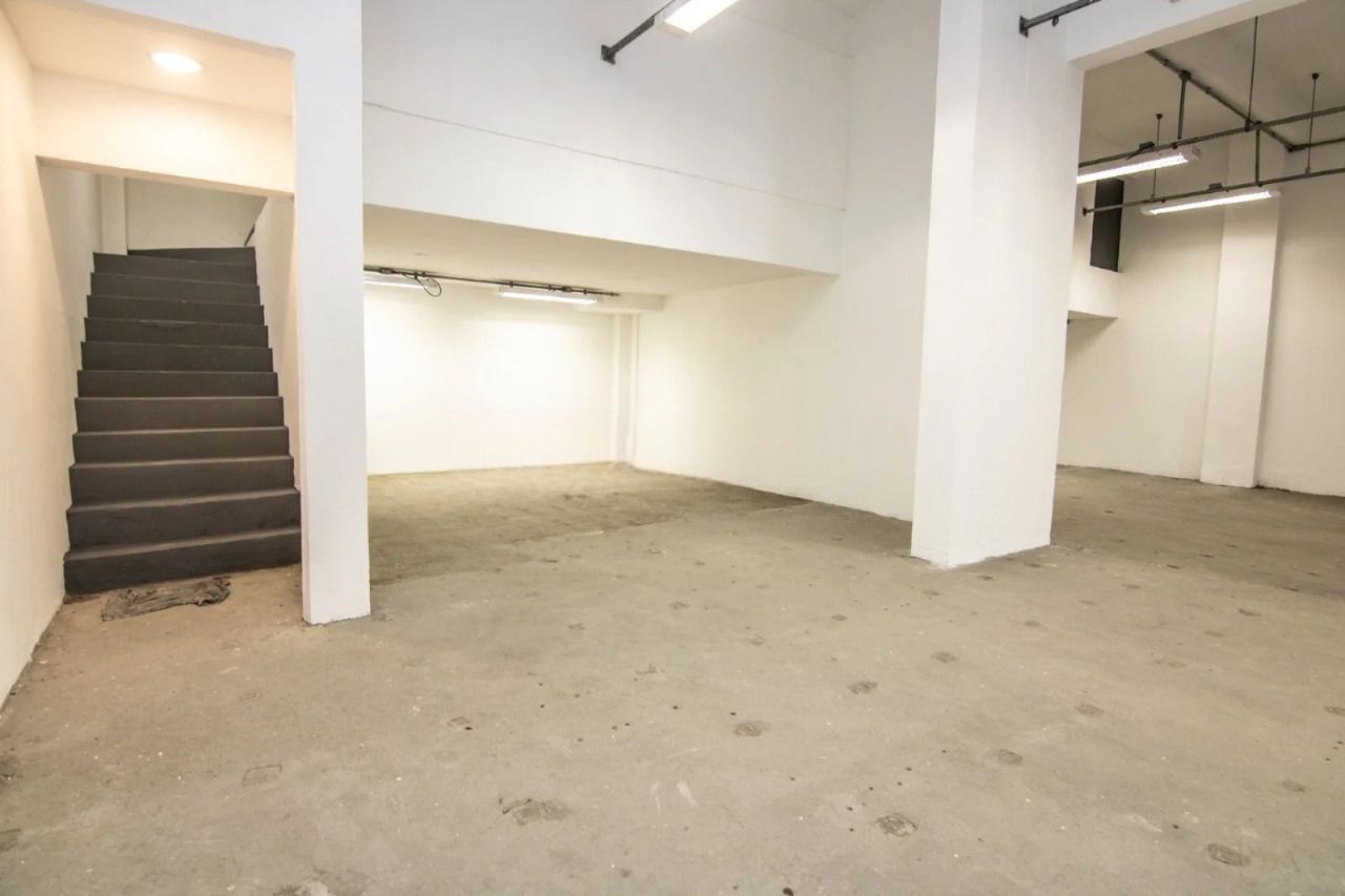 Loja com 467m², localizado no bairro Petrópolis em Porto Alegre/RS.