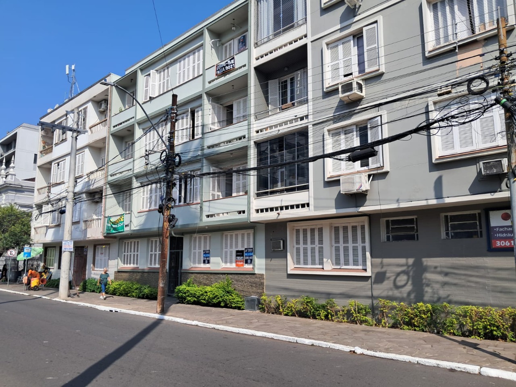 Apartamento com 28m², 1 dormitório no bairro Menino Deus em Porto Alegre para Comprar