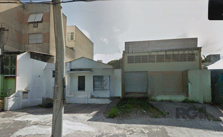 Terreno com 700m² no bairro Vila Ipiranga em Porto Alegre para Comprar