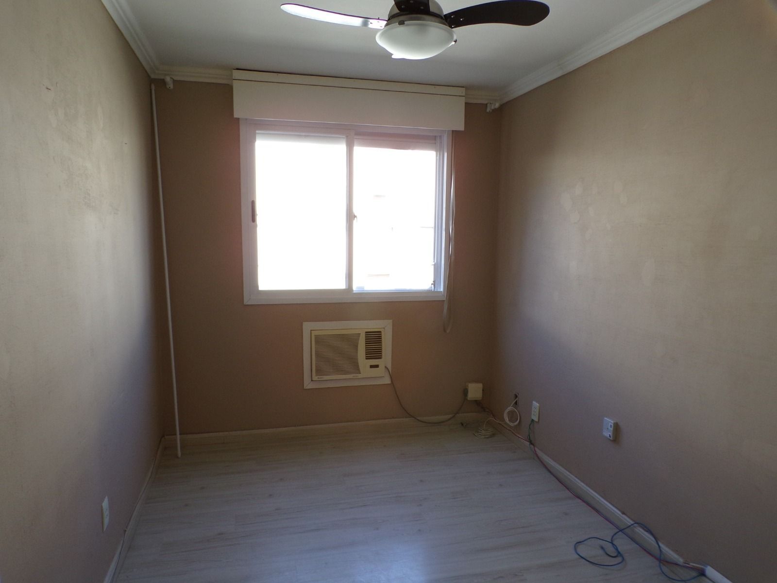 Apartamento com 42m², 1 dormitório no bairro Sarandi em Porto Alegre para Comprar