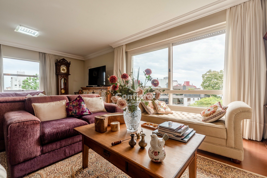 Apartamento com 201m², 4 dormitórios no bairro Petrópolis em Porto Alegre para Comprar