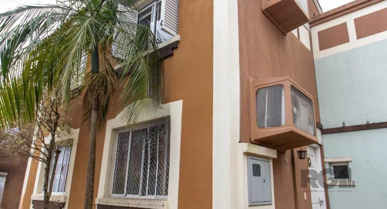 Casa de Condomínio com 120m², 3 dormitórios no bairro Jardim Itu em Porto Alegre para Comprar
