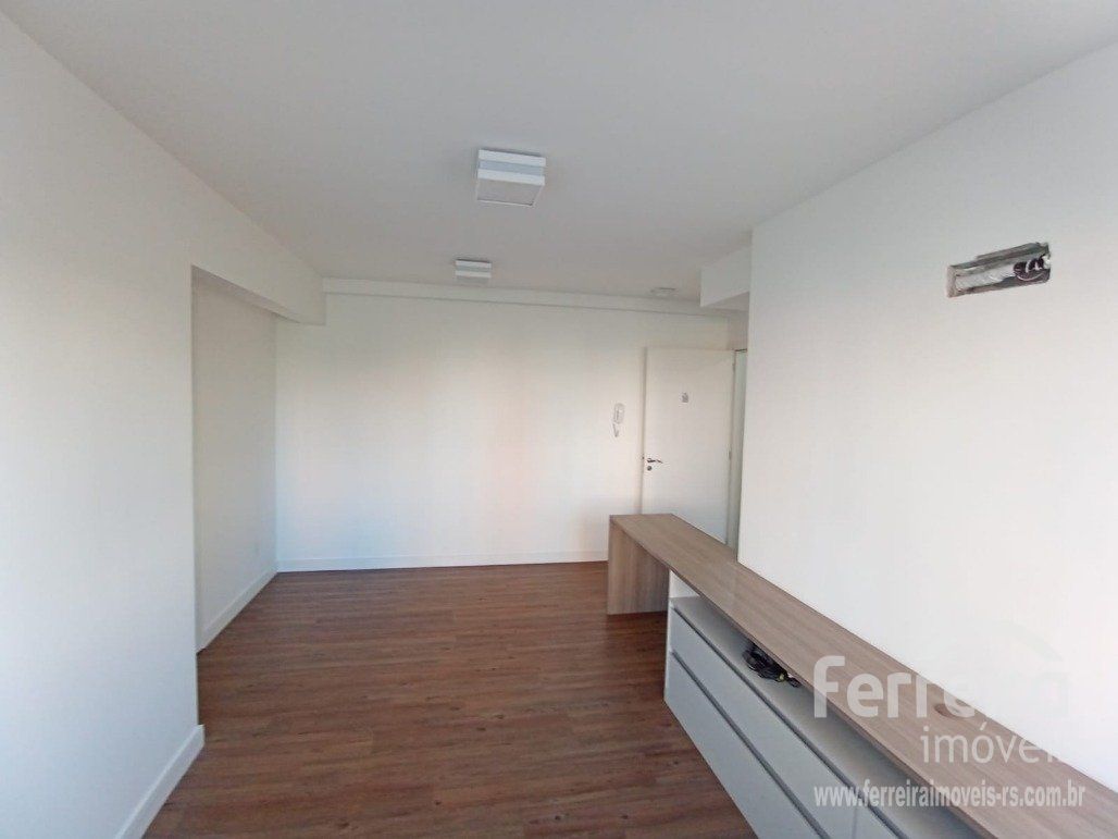 Apartamento com 57m², 2 dormitórios no bairro Partenon em Porto Alegre para Comprar