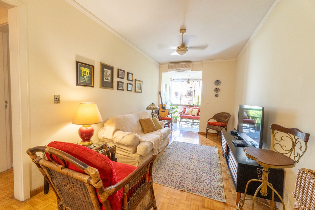 Apartamento com 82m², 2 dormitórios no bairro Petrópolis em Porto Alegre para Comprar