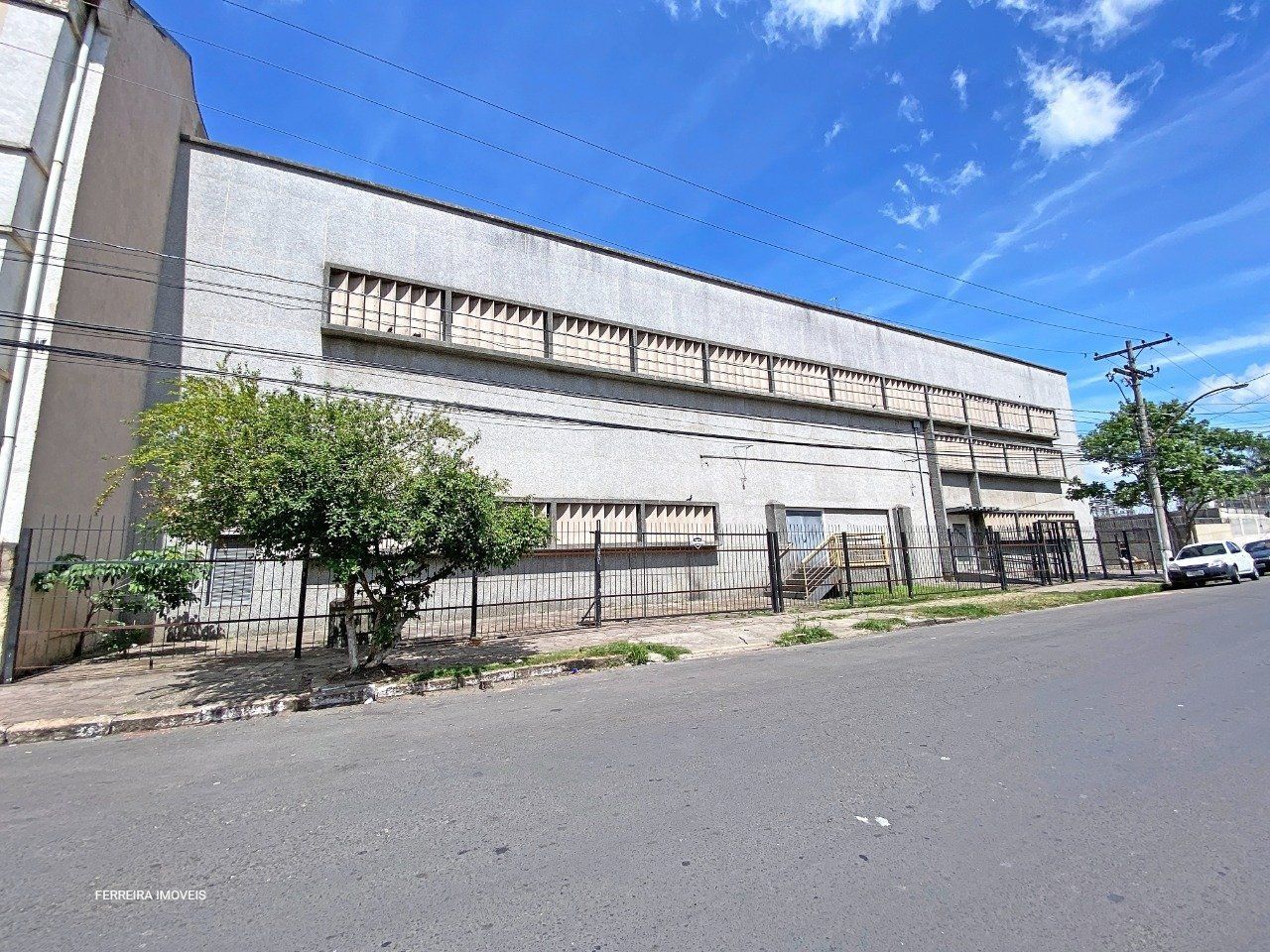 Prédio Comercial com 2.297m² no bairro Floresta em Porto Alegre para Comprar