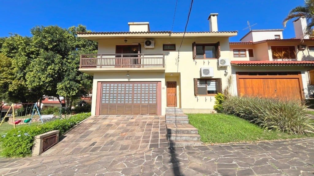 Casa com 172m², 3 dormitórios no bairro Teresópolis em Porto Alegre para Comprar