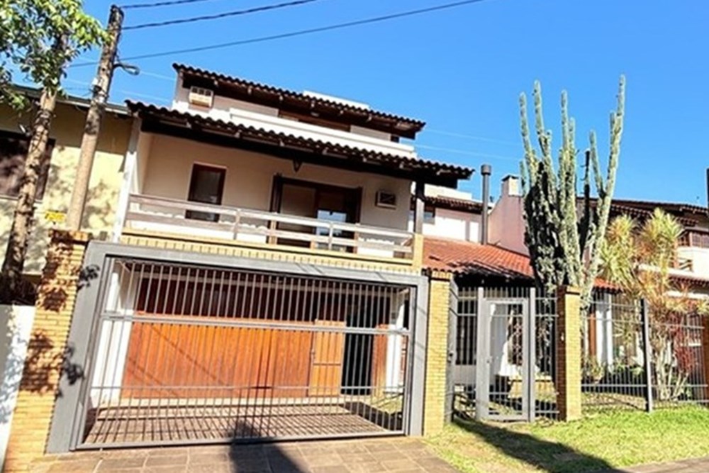 Casa com 381m², 3 dormitórios no bairro Jardim Planalto em Porto Alegre para Comprar