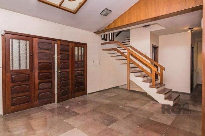 Casa com 280m², 3 dormitórios no bairro Petrópolis em Porto Alegre para Comprar