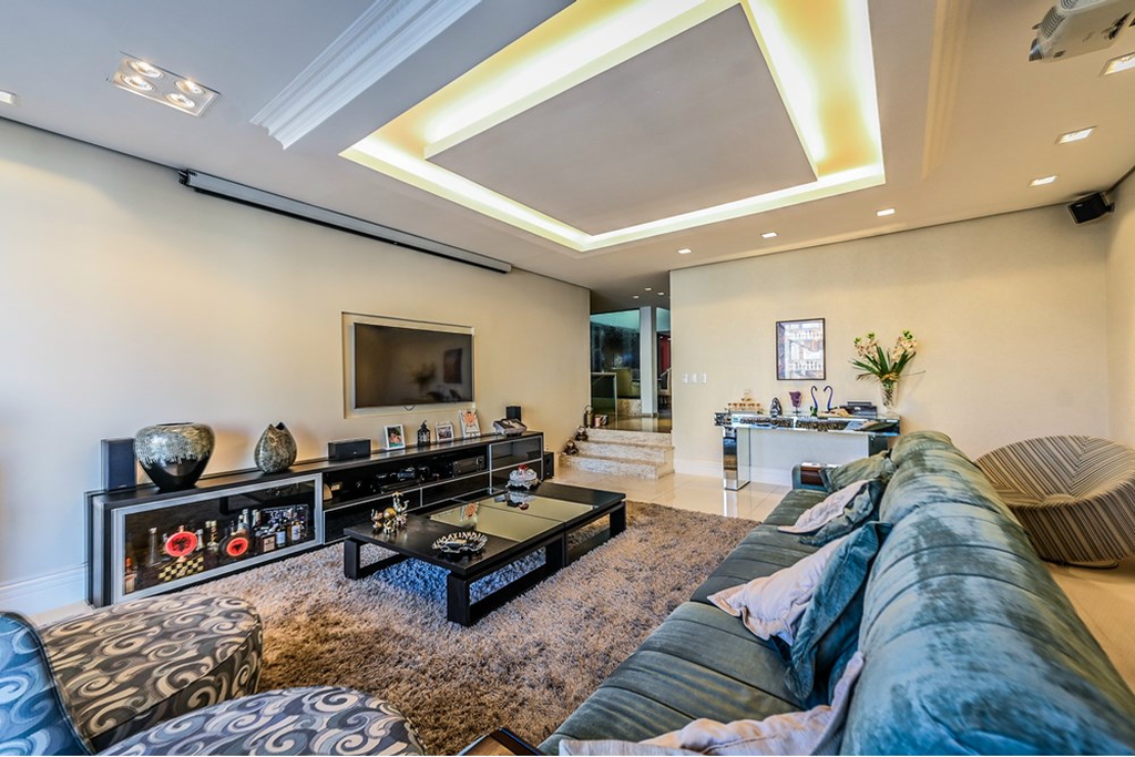 Casa com 714m², 5 dormitórios no bairro Menino Deus em Porto Alegre para Comprar