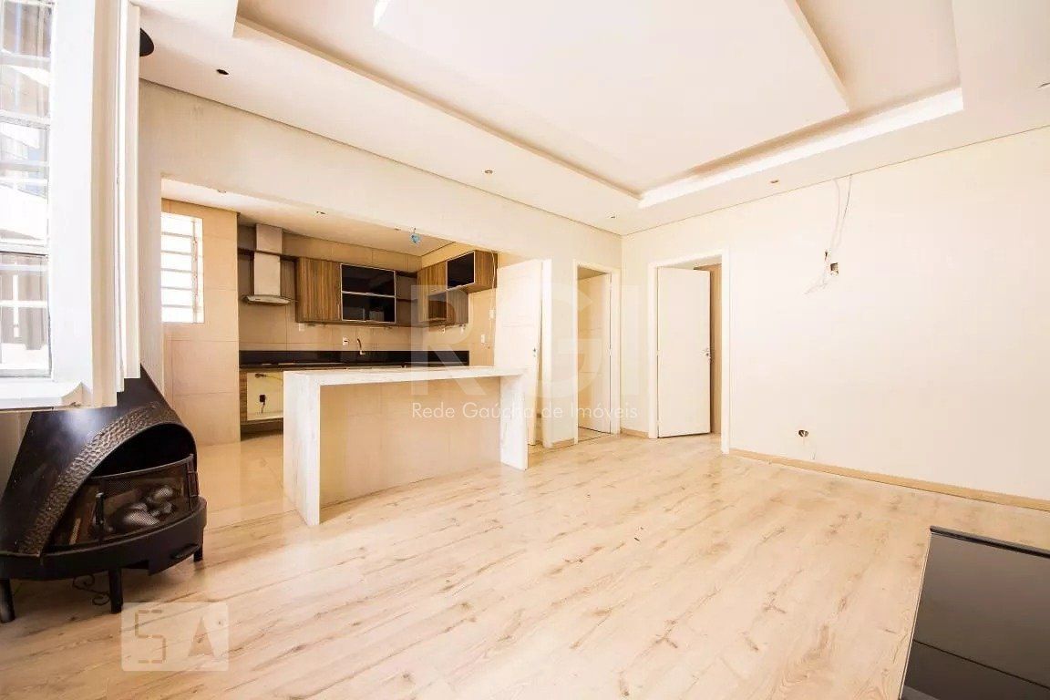 Casa com 200m², 5 dormitórios no bairro São João em Porto Alegre para Comprar
